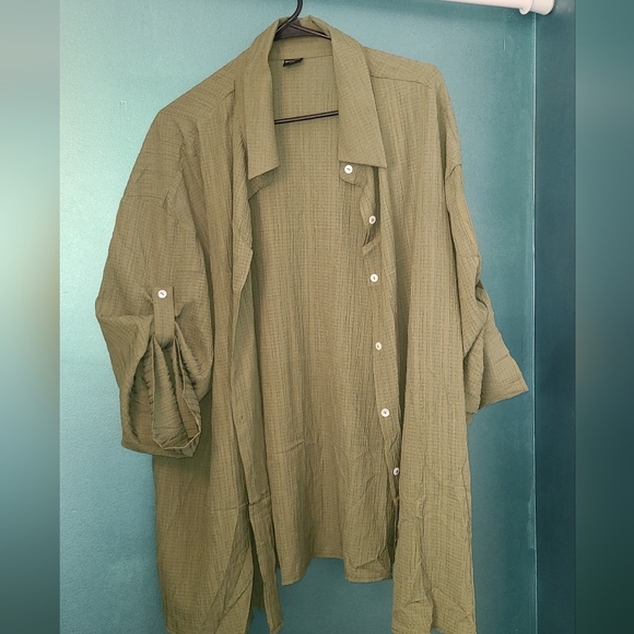 SCOMCHIC women's plus size button down blouse. - Picture 5 of 5